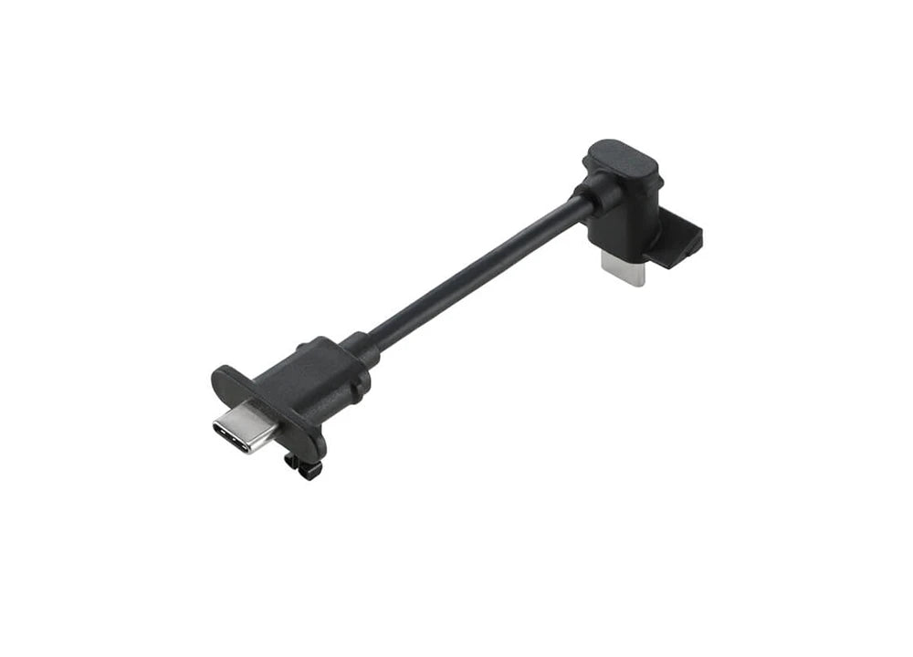 Das DJI Enterprise DJI Mavic 3 Series Dongle Mount Kit enthält ein kurzes schwarzes USB-C-Adapterkabel mit zwei um 90 Grad abgewinkelten Anschlüssen, ideal zum Anschließen von Geräten wie dem DJI Cellular Dongle oder Mavic 3 in Setups mit begrenztem Platzangebot.