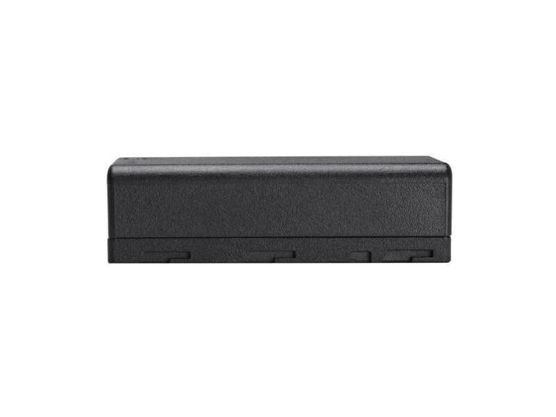 Der DJI Enterprise WB37 RC-Akku LiPo 4920 mAh 7,6 V besticht durch sein schwarzes, rechteckiges Design mit glatter Textur und minimalistischem Look sowie kleinen Aussparungen für USB-C-Anschlüsse. Sein kompaktes, funktionales Design spiegelt die Raffinesse und den Nutzen des RC Plus Smart Controllers wider.