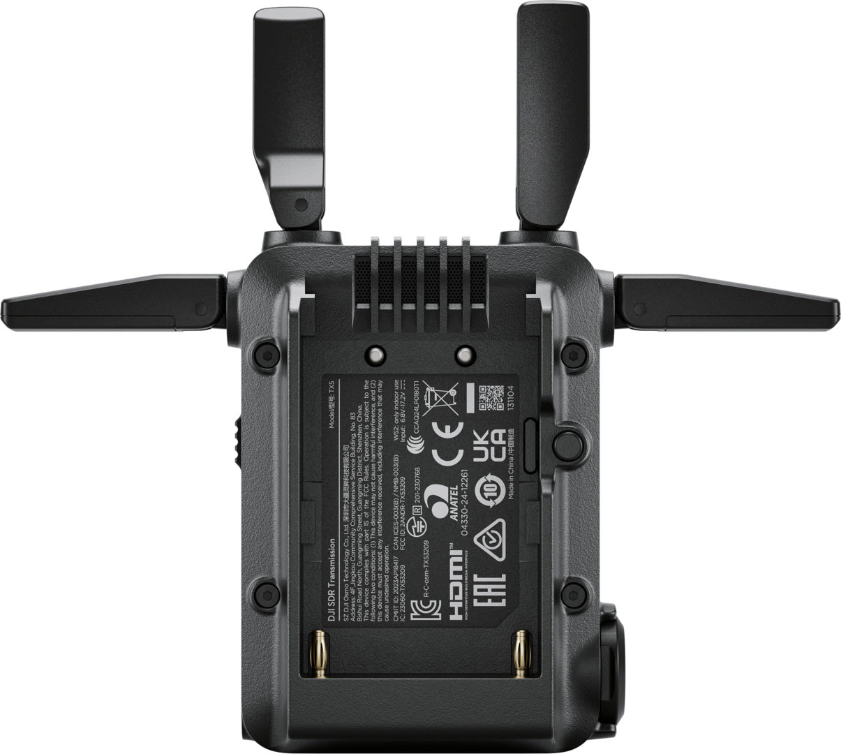 Der DJI Pro Digitale Bildübertragung TX-Sender mit robustem schwarzem Design und drei Antennen unterstützt die DJI SDR-Übertragung für zuverlässige WLAN-Übertragung, überlegene 1080p FHD-Bildqualität und arbeitet mit dem RX-Empfänger für eine Reichweite von bis zu 3 km.