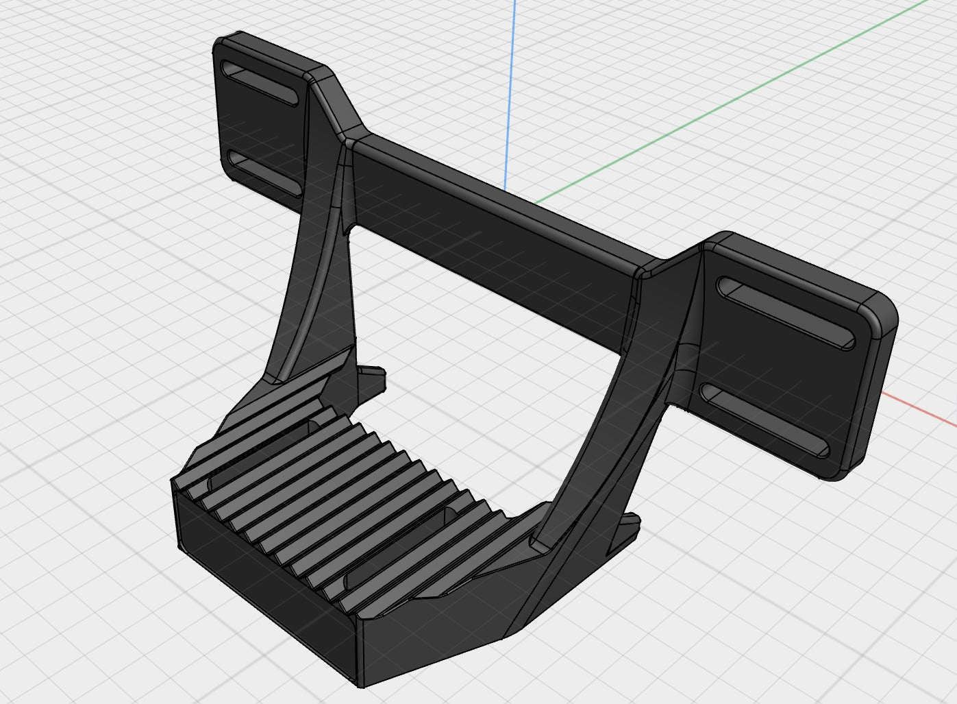 3D-Modell der CIELOTEC Monitorhalterung für Kofferdeckel - Tief - 65mm - PA12 mit seitlichen Stützplatten und geschlitzten Halterungen auf einem Raster im CAD-Stil, ideal für Monitor- oder Wärmebildmonitor-Montagekonfigurationen.