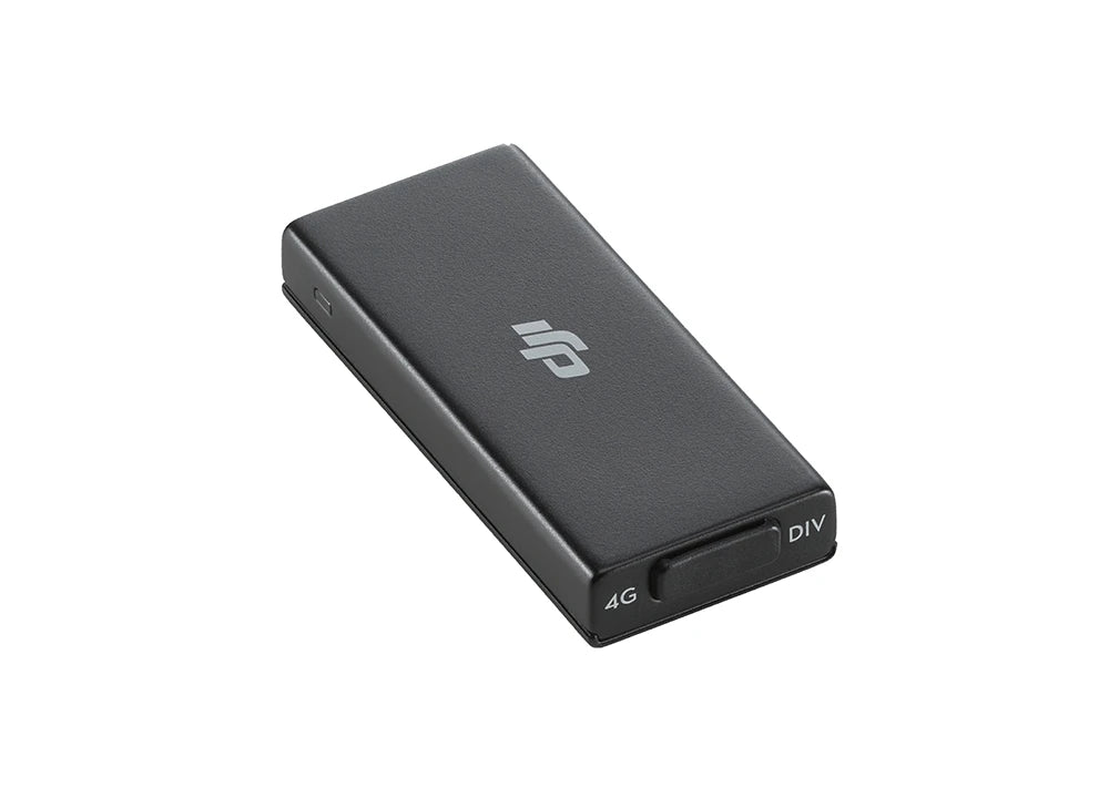 Der DJI Enterprise Cellular Dongle (LTE-USB-Modem) für Geräte der Mavic 3-Serie und DJI Enterprise ist ein kompaktes, schwarzes, rechteckiges Gerät mit abgerundeten Kanten und der Aufschrift 4G und DIV. Es ermöglicht Echtzeit-RTK-Dienste über das 4G-Netzwerk. Der Hintergrund ist schlicht weiß.