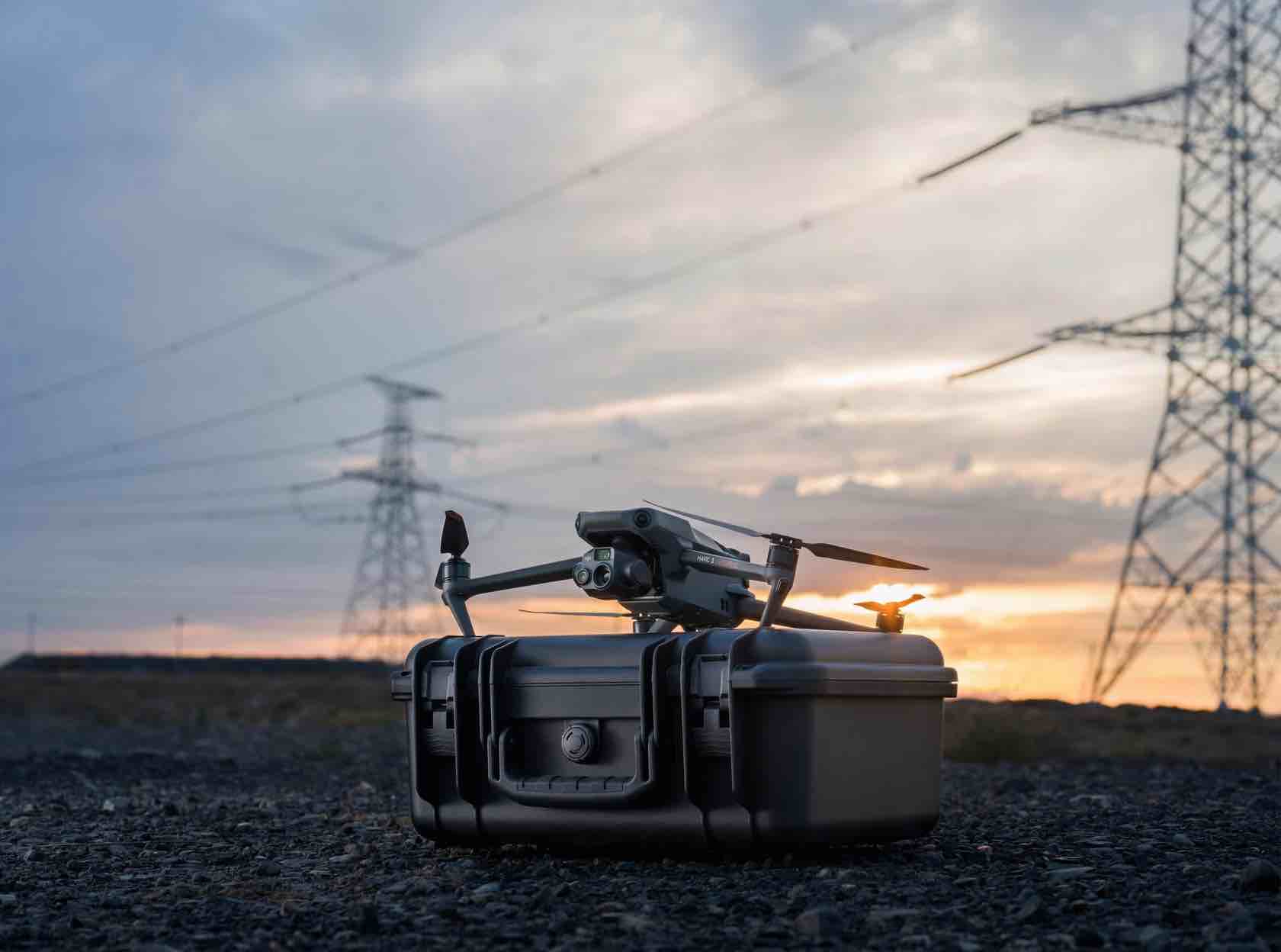 DJI Mavic 3 Enterprise Thermal Multikopter (M3T) - (EU/C2 Zertifiziert) - inkl. DJI Care Basic Versicherung