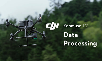 Eine DJI Zenmuse L2 Drohne schwebt im Freien vor unscharfen Bäumen. Text: DJI Enterprise Terra - Moderne 3D Modellierungssoftware für präzise Luftbildvermessung und Kartierung.