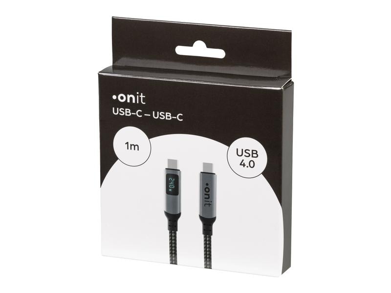 Auf der Verkaufsverpackung des „onit USB4 Kabel Premium 240 W – 1 m“ sind ein Bild des USB-C-zu-USB-C-Kabels sowie wichtige Produktdetails in einem eleganten Design in Weiß und Schwarz abgebildet. Auf der Vorderseite werden die beeindruckende Datenübertragungsgeschwindigkeit von 40 Gbit/s, die Ladeleistung von bis zu 240 W sowie Premium-Funktionen wie eine LED-Anzeige und ein strapazierfähiger Nylonmantel hervorgehoben.
