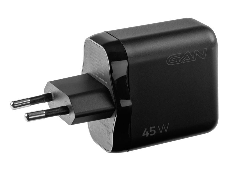 Ein onit USB-Wandladegerät Triple 45 W GaN in Schwarz mit zwei USB-C-Anschlüssen und einem USB-A-Anschluss, das für europäische Steckdosen mit zwei runden Stiften ausgelegt ist, wird vor einem weißen Hintergrund abgebildet.