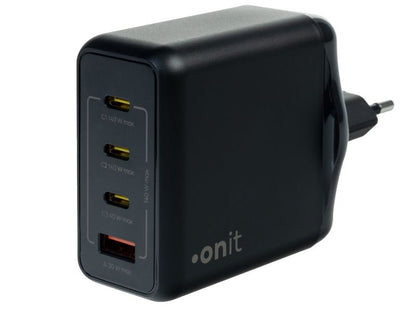 Das onit USB-Wandladegerät Quad 140 W GaN in Schwarz verfügt über drei USB-C-Anschlüsse und einen USB-A-Anschluss (PD 3.1), die jeweils deutlich mit ihrer maximalen Ausgangsleistung beschriftet sind. Dieses Schnellladegerät verfügt über einen integrierten, seitlich angebrachten Stecker für bequemes Laden und ist mit dem onit-Logo versehen.
