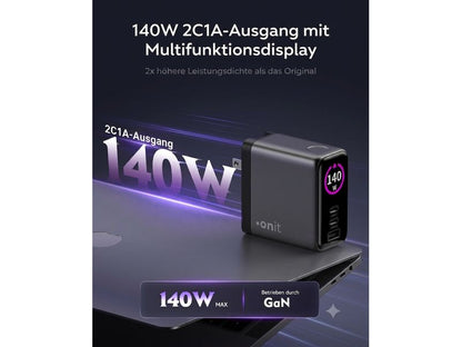 Ein schwarzes „onit“ Reiseladegerät „Travel 140 W GaN“ – 3 Anschlüsse, Weltadapter – mit dem „onit“-Logo und der Angabe „140 W“ ist auf einem Laptop abgebildet. Der deutsche Text beschreibt die 140-W-2C1A-Ausgangsleistung, das Multifunktionsdisplay und hebt die fortschrittliche GaN-Technologie hervor.