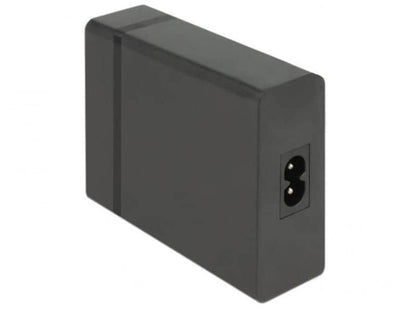 Ein schwarzes, rechteckiges Delock Ladestation 63974 USB-Ladegerät, fotografiert vor weißem Hintergrund, mit einem USB-C-Power-Delivery-Anschluss (60 W) und drei USB-A-Anschlüssen – ideal als Ladestation für mehrere Geräte oder als Mehrfachladegerät.