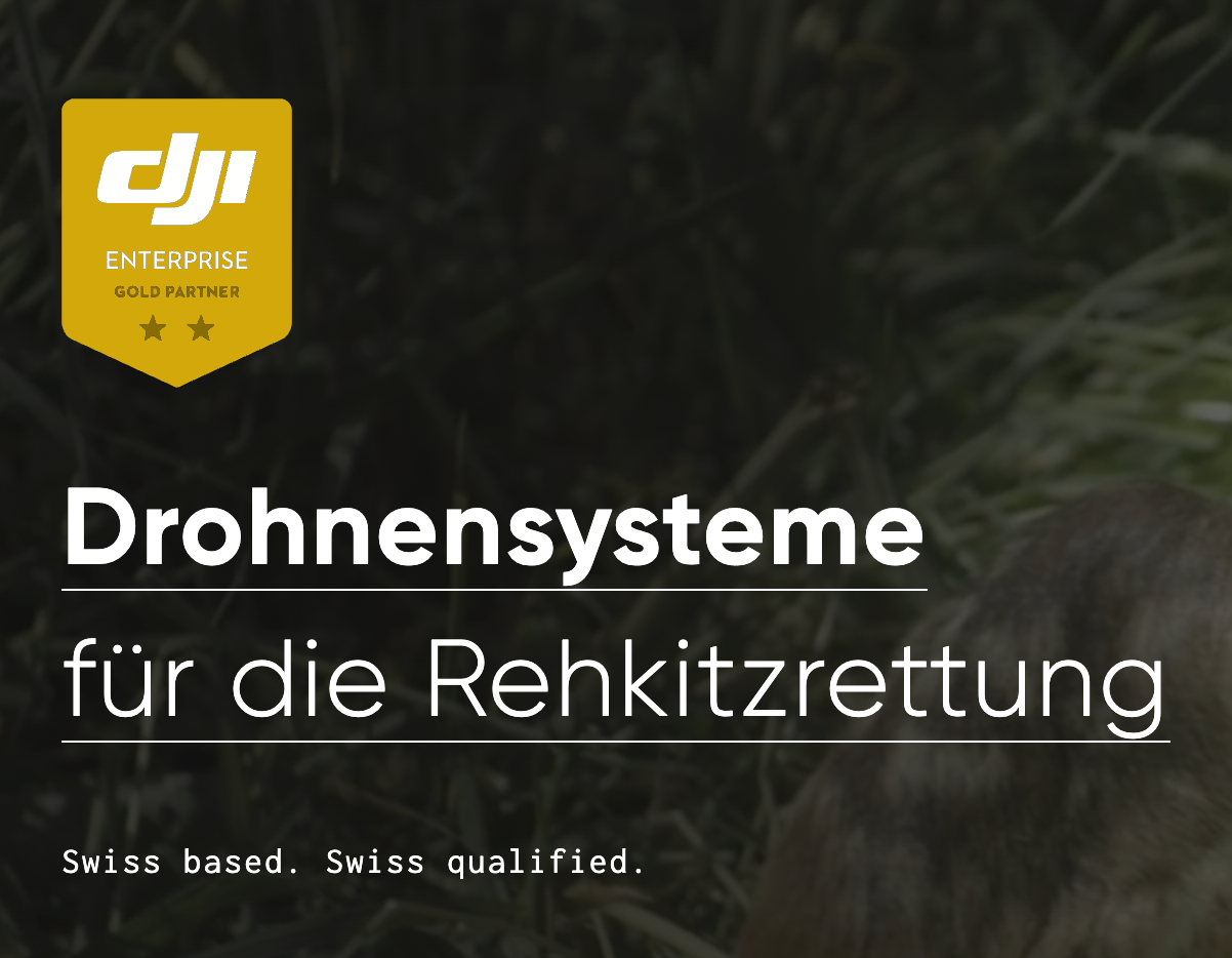 Text im Bild: DJI Enterprise Gold Partner. Cielotec Shop präsentiert das TEST 5 Rehkitzrettung Drohnenset zur Rehkitzrettung. Schweizer Herkunft. Schweizer Qualifikation. Im Hintergrund sind Gras und ein Teil eines braunen Tieres zu sehen.