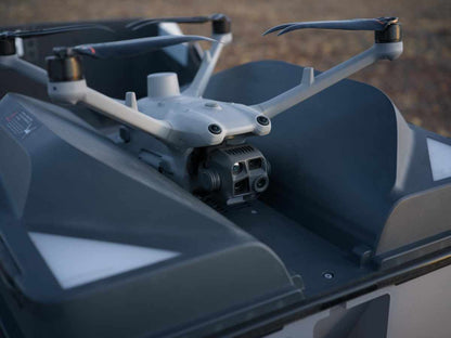 DJI Dock 3 im Einsatz – geöffnet mit Drohne