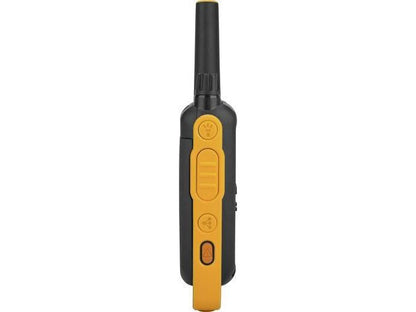 Das Motorola Funkgeräte-Set TLKR T82 extreme (2 Stück, mit Handmonophone) von Motorola: Schwarzes PMR446-Handfunkgerät mit gelber Seitenleiste und drei Tasten – robust, outdoortauglich und wassergeschützt.
