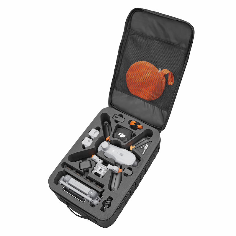 TomCase Rucksack XL geöffnet mit Drohne und Zubehör